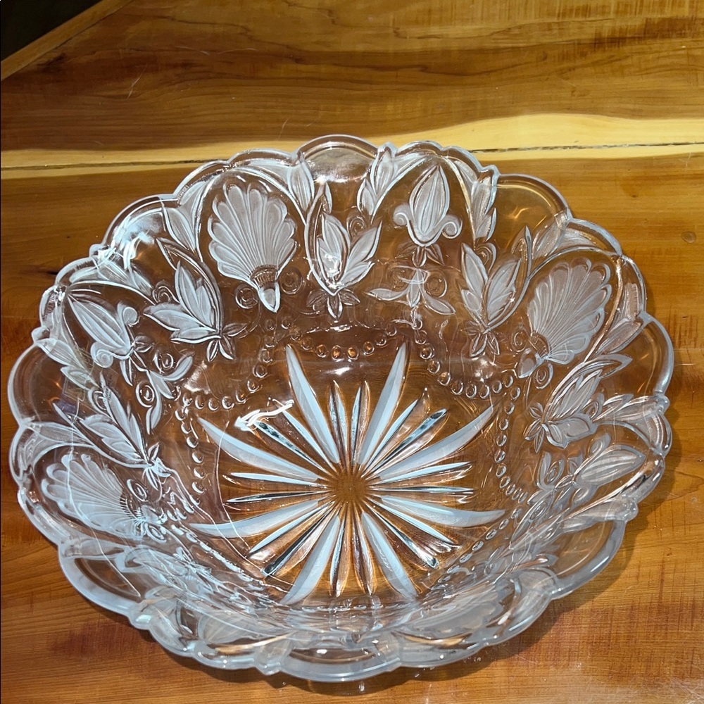 FIFTH AVENUE LEAD CRYSTAL "FLEUR DE LIS" SERVING BOWL 11"D X 4 1/4" H FROSTED